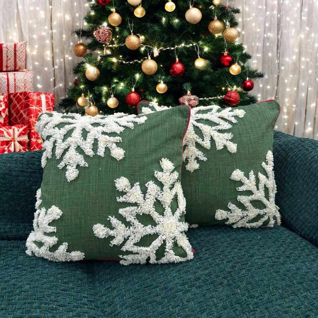 Evergreen Snowflake Tufted Christmas Cushion Cover