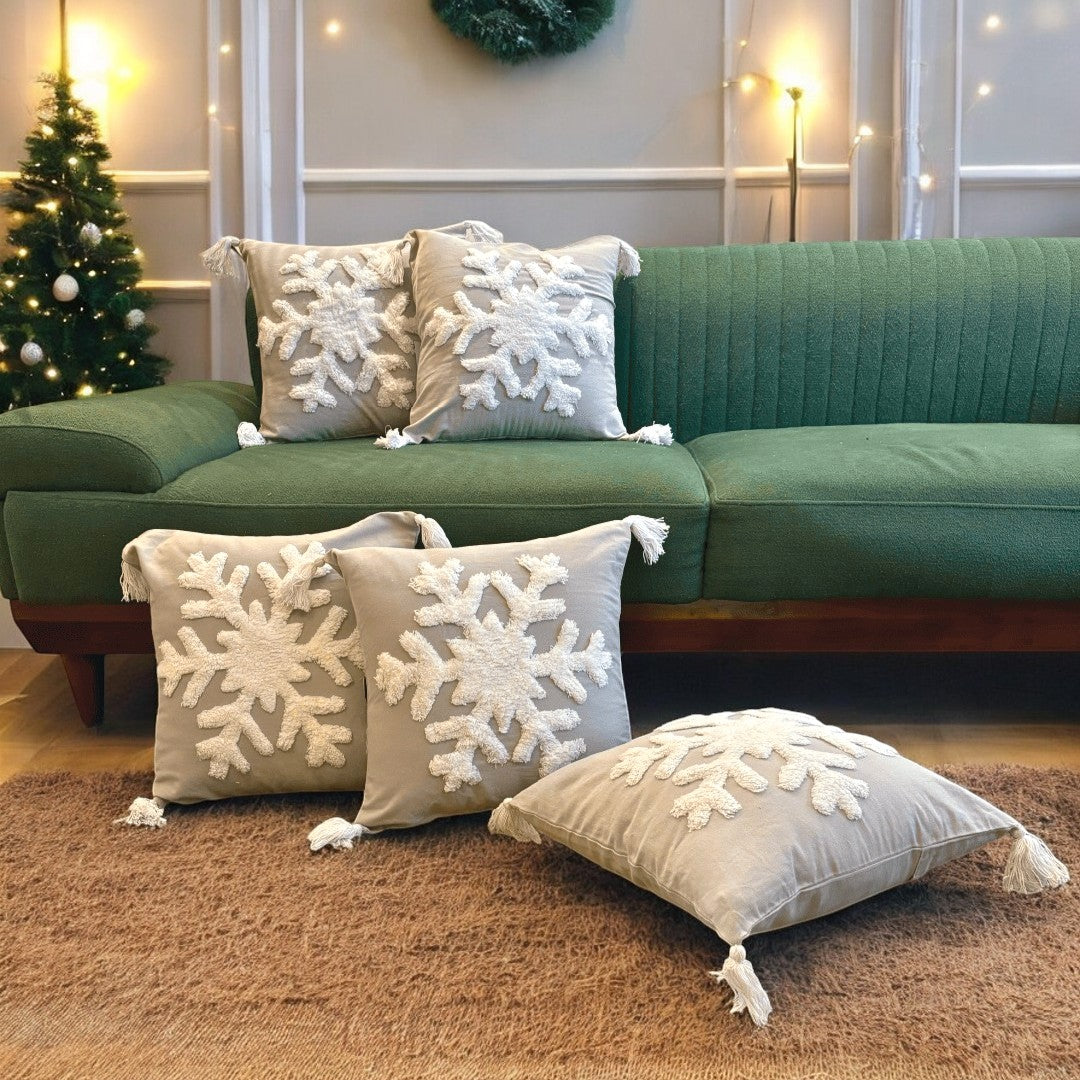 Snowflake Tufted Cushion Cover