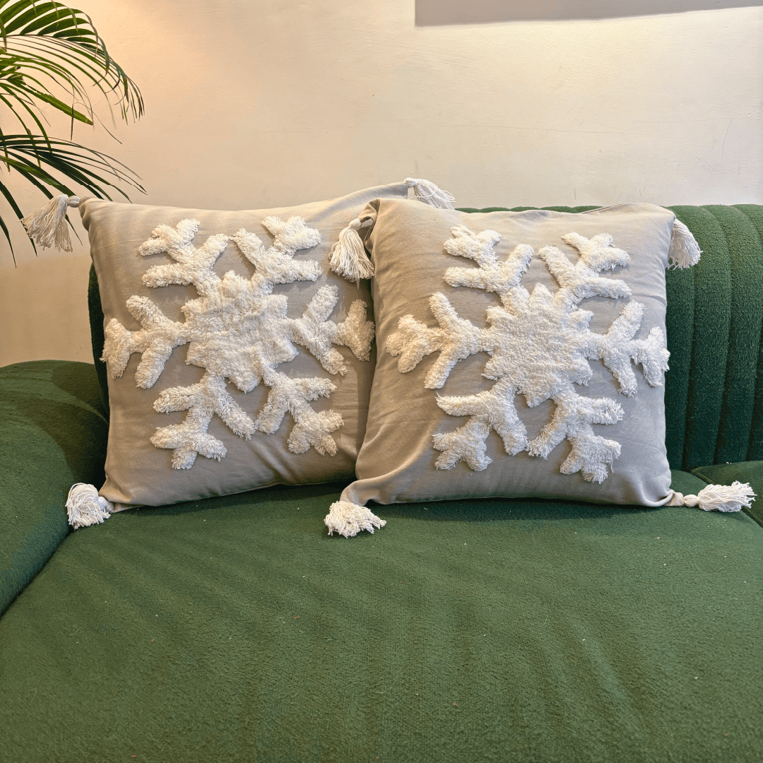 Snowflake Tufted Cushion Cover