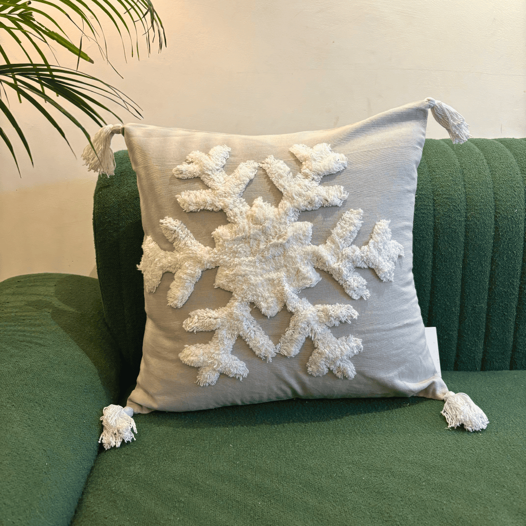 Snowflake Tufted Cushion Cover